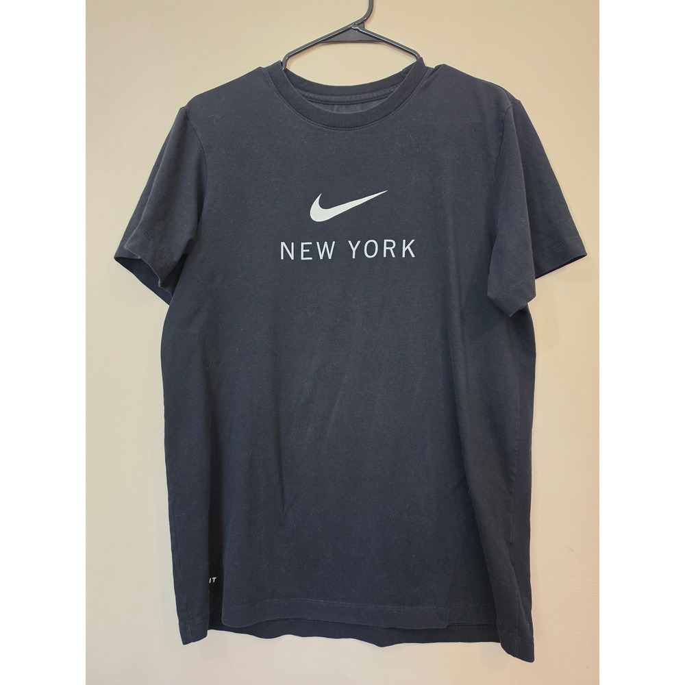 Nike Dri-FIT New York Graphic T-Shirt Mens Medium Black Swoosh Short Sleeve Tee